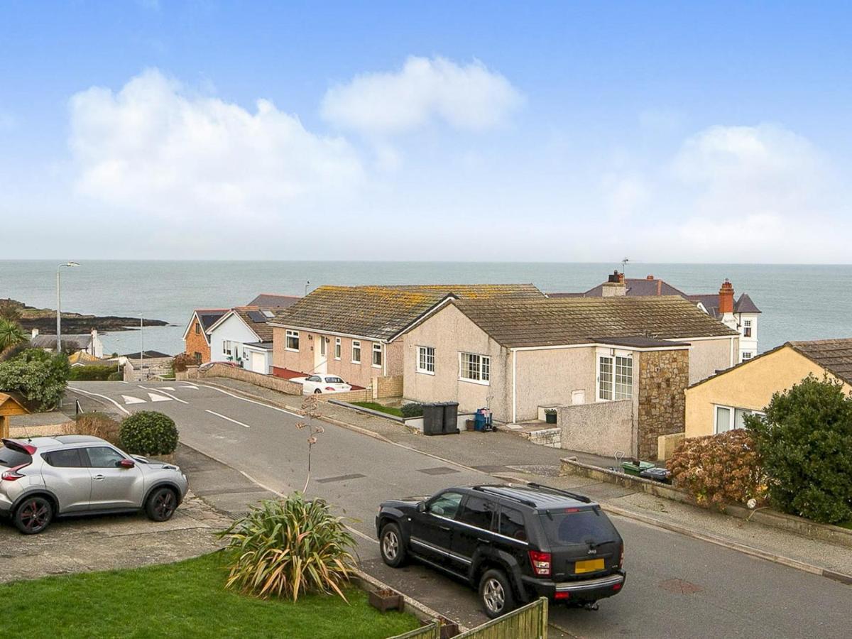 Pass The Keys Modern Coastal Home In Bull Bay Amlwch Экстерьер фото