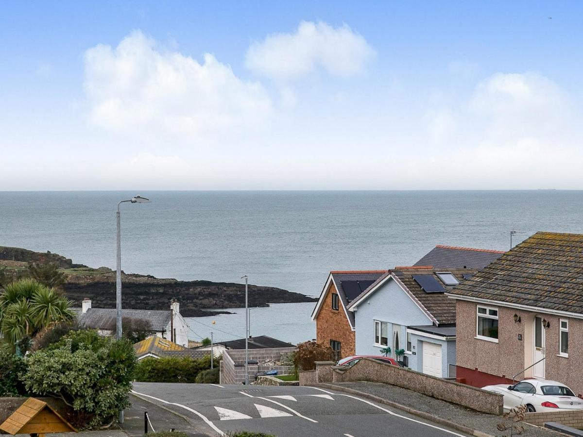 Pass The Keys Modern Coastal Home In Bull Bay Amlwch Экстерьер фото