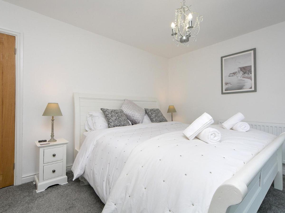 Pass The Keys Modern Coastal Home In Bull Bay Amlwch Экстерьер фото