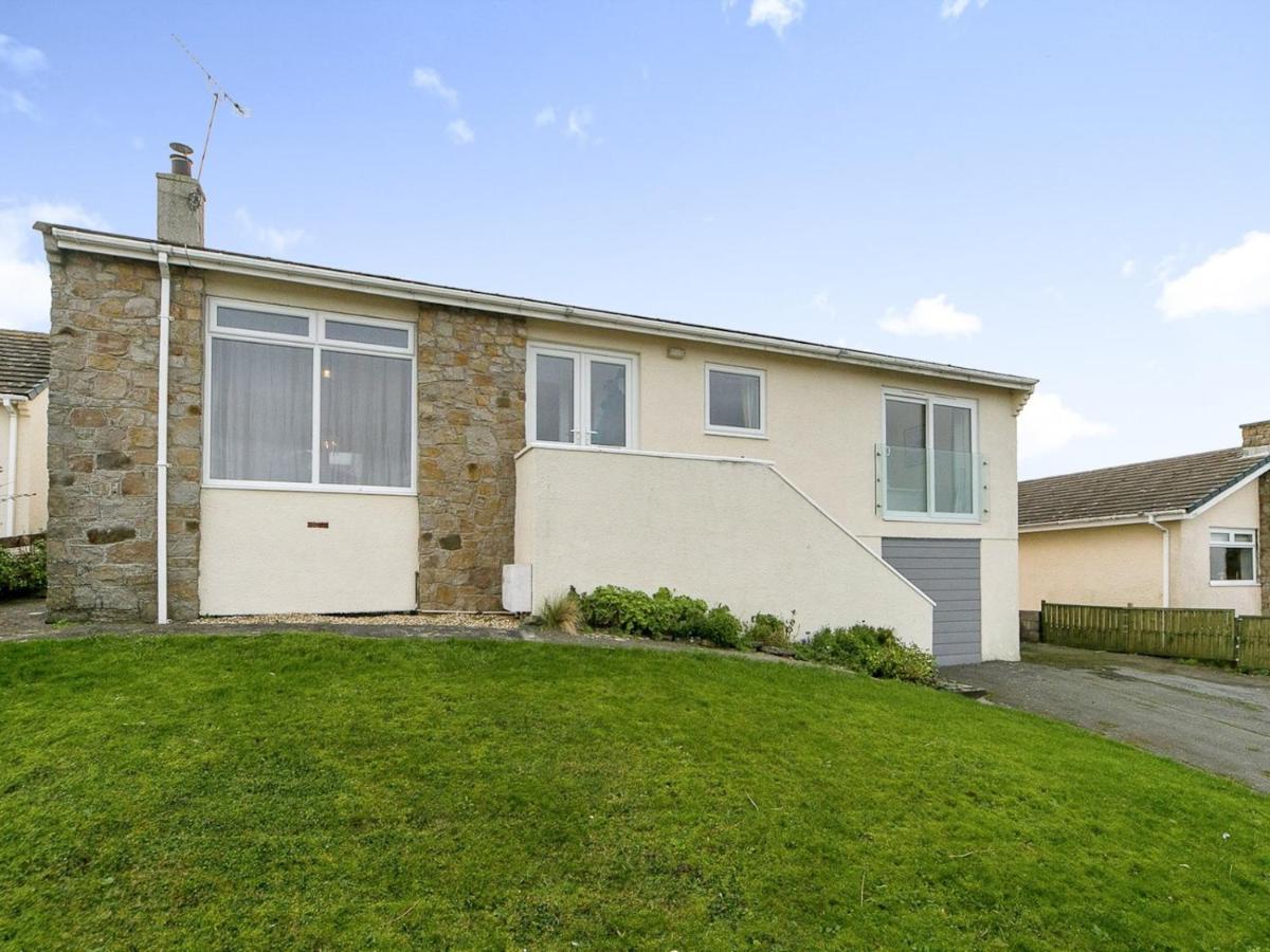Pass The Keys Modern Coastal Home In Bull Bay Amlwch Экстерьер фото